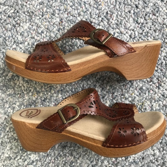 Dansko Shoes - Dansko Women’s Sapphire Sandals